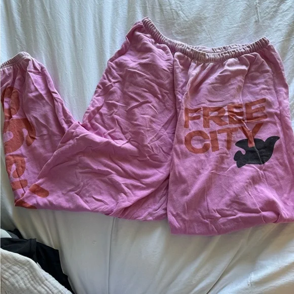 Free City Sweatpants - Picture 2 of 4